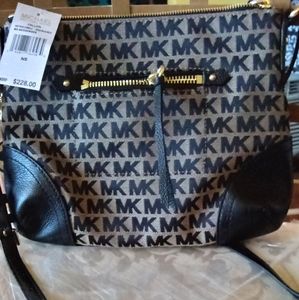 Michael Kors Messenger Bag